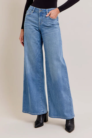 Hidden Nori Jeans - Premium clothing at Lonnys NY - Just $91! Shop Womens clothing now