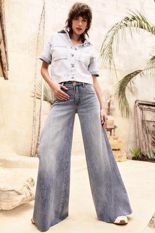 Kut Kiko Boxy Camp Shirt - Premium clothing at Lonnys NY - Just $103! Shop Womens clothing now