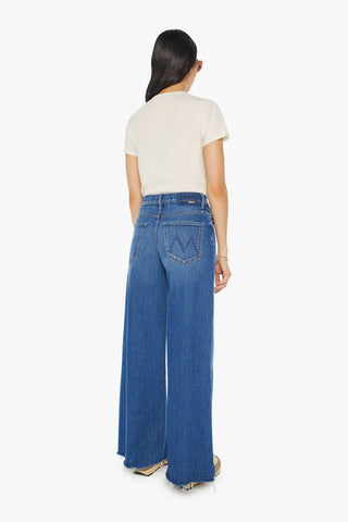 Mother Swisher Sneak Fray Jeans - Premium clothing at Lonnys NY - Just $268! Shop Womens clothing now
