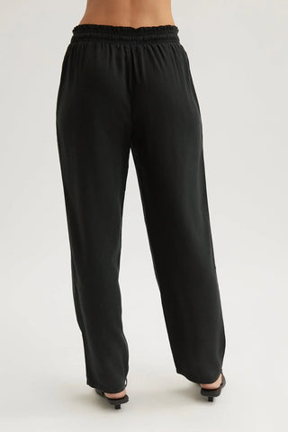 Bella Dahl Smocked Waist Pants - Premium clothing at Lonnys NY - Just $150! Shop Womens clothing now 