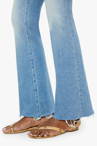 Mother Weekender Fray Jeans in Glow Up