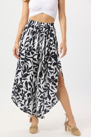 Tiare Hawaii Shoreline Pants - Premium clothing at Lonnys NY - Just $110! Shop Womens clothing now 